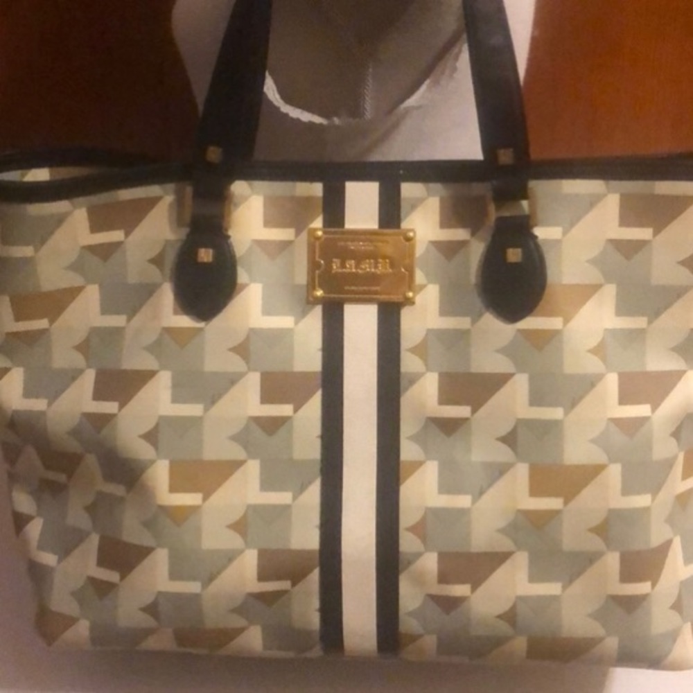 Lamb tote used good condition